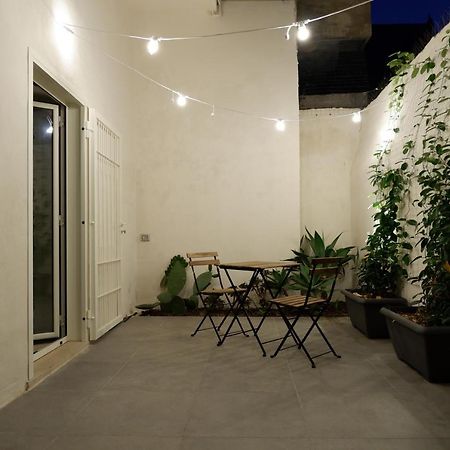 Ferienwohnung Bari Central Patio Exterior foto